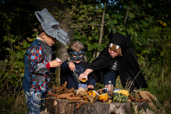How to Host a Spooktacular Children’s Halloween Party Outdoors (Without Spending a Fortune)